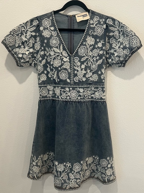 Savanna Jane Dresses & Skirts - Savanna Jane Jean Girly Western Embroidered Jean dress size: S party vacation